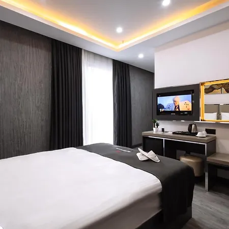 Meyzi Hotel Istanboel